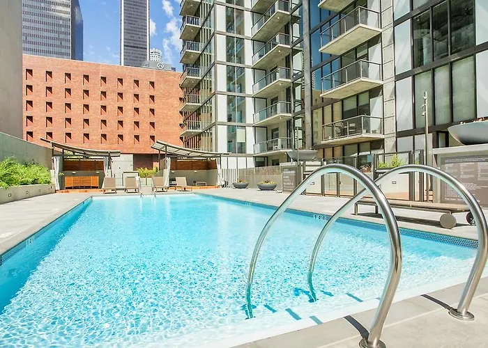 Living The La Dream 2 Bed 2 Bath